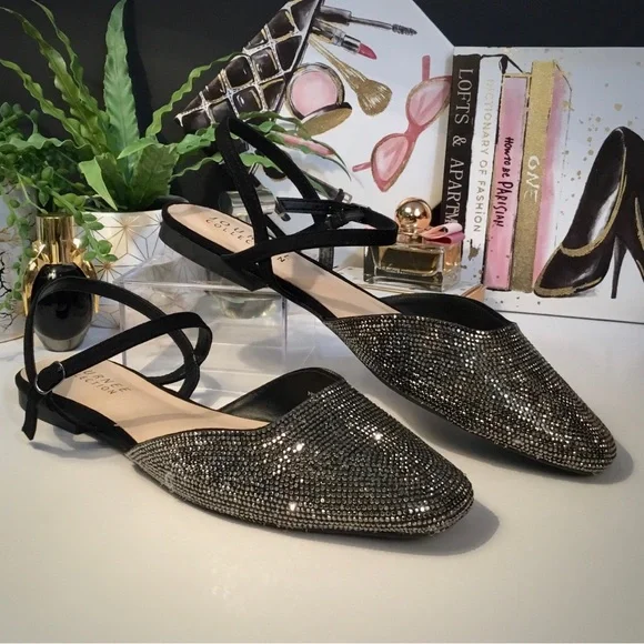 Journee Collection ‘Nysha’ Sandal Flats - Picture 4 of 16